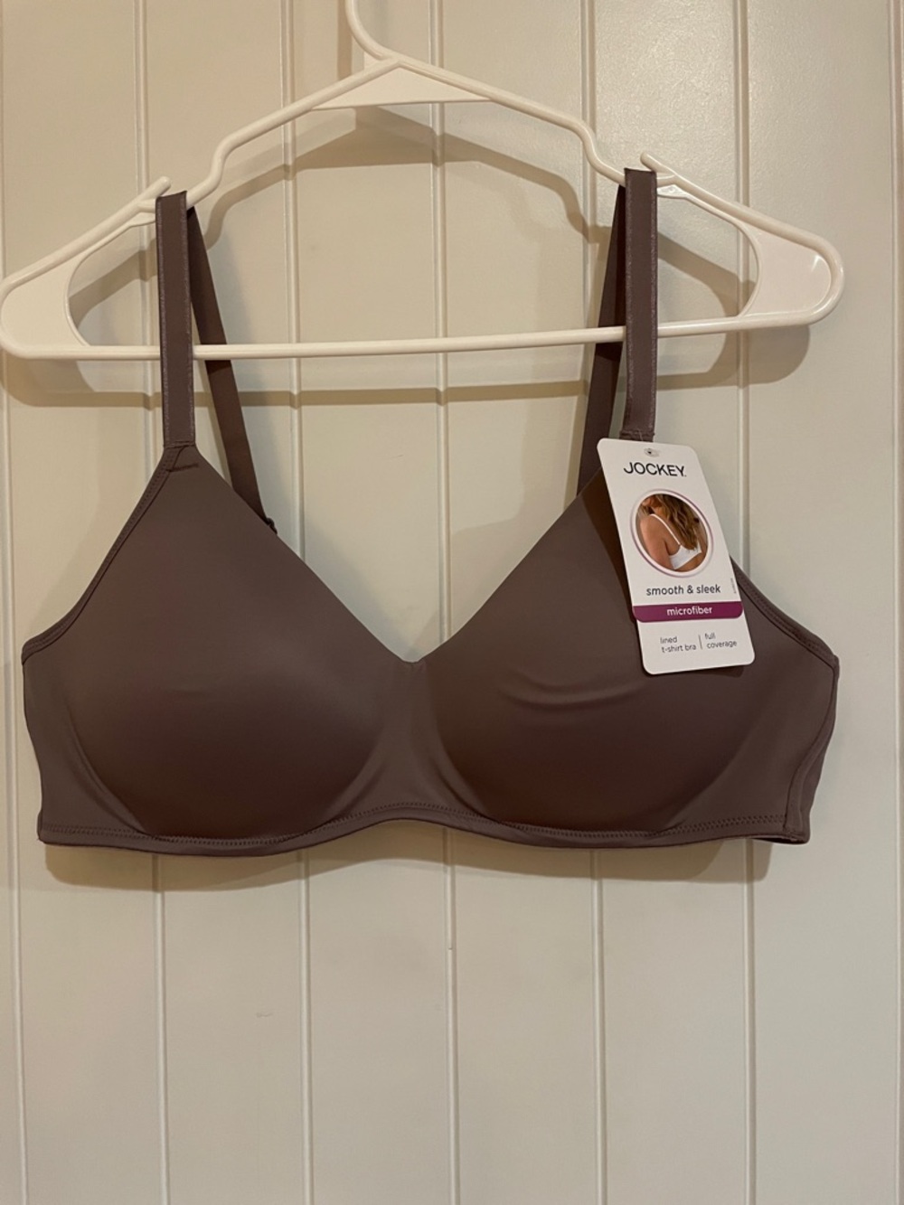 Jockey 38B smoothie and sleek microfiber lined tshirt bra with full
Coverage NWT